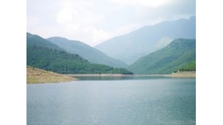 Hồ Xạ Hương quanh năm trong xanh và sạch